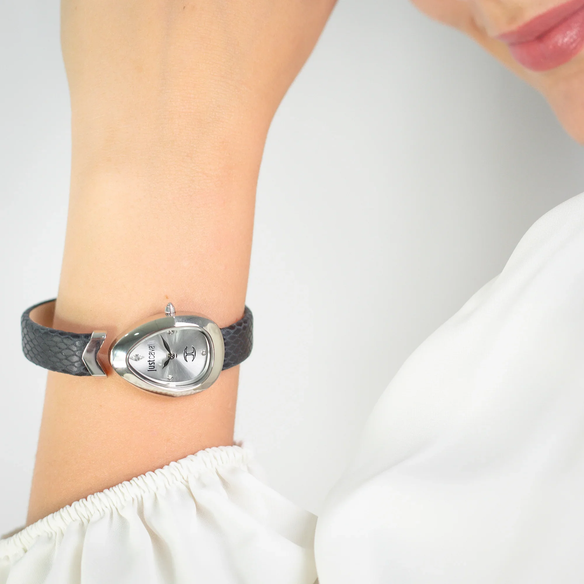 Diversa Snake Black Silver - Image 2
